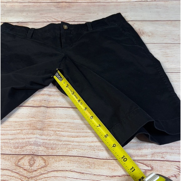 Womens Old Navy black Bermuda shorts size 6 low rise Perfect Bermudas - Picture 11 of 13